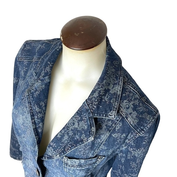 Floral Bleach Printed Denim Blazer 🤍 - Picture 3 of 13